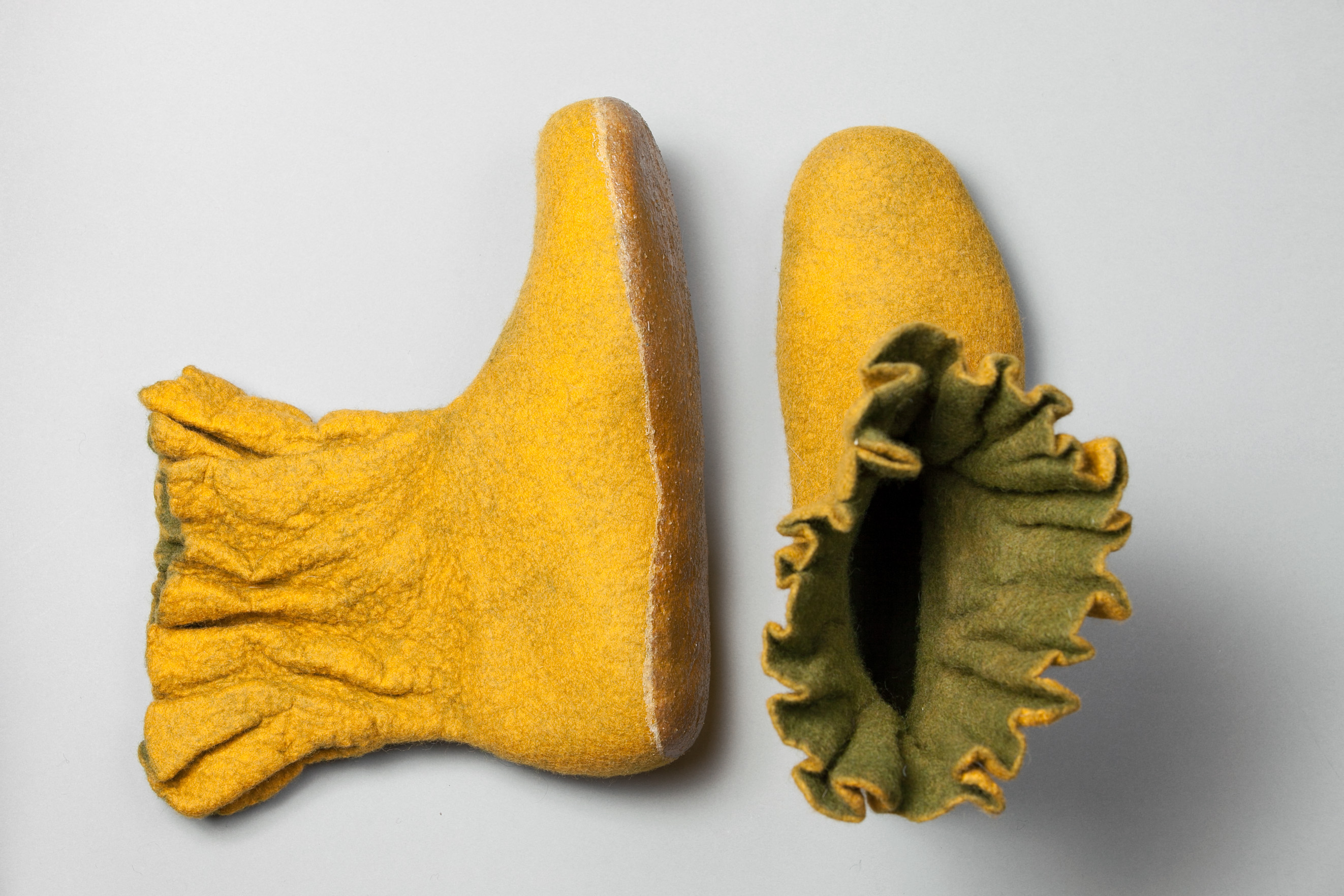 Inuit best sale slipper boots